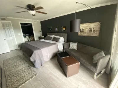 2 Bed King Size Biloxi Luxury Condo