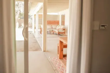 The Mustard Door: 10mins to Park |Fire pit |  AC Отели рядом с достопримечательностью «The Joshua Tree Art Gallery (JTAG)»