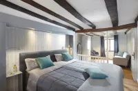 Luxury house with wellness area on the Moselle for 15 people, pet-friendly! Hotels in Bullay