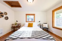 ~LARGE WESTSIDE HOME~ Walk to everything! Welcome to KINGSTON HOUSE