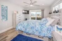 Luxury Paradise on the Bay!  3 Day & Weekly! Elks Members Welcome!!