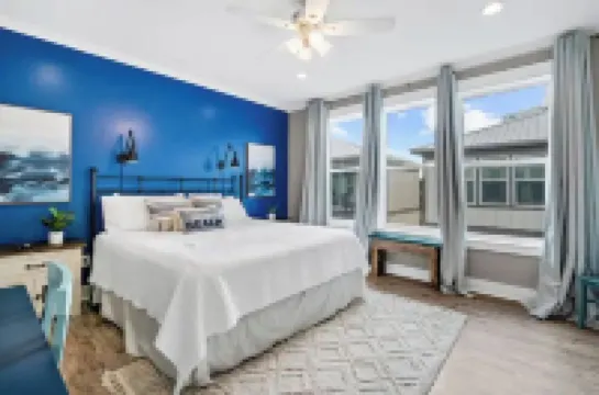 One Q-ute Cottage : Beach and Bay Retreat w/ Pool