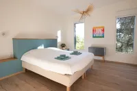House in a green setting 2 minutes from Brive Hotel a Malemort-sur-Correze