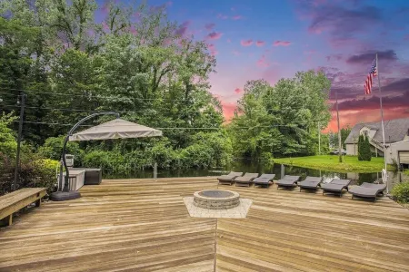 Klinger Lake Cove - Sleeps 16-24