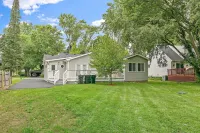 Bliss in Batavia near the Fox River