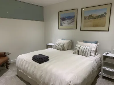 Romantic Getaway for two in the hub of Victor Harbor