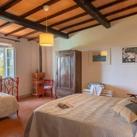 Villa in Gambassi with pool, A/C, village and restaurant at walking distance,