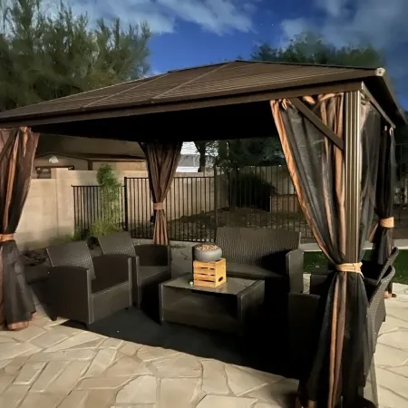 Perfect getaway house! Spacious and private. 4bd 3.5bath with heated pool!