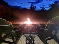 Mountain Views, Hot Tub & More — the Blue Moose Cabin Just Minutes from Town!