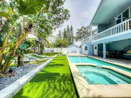 Amenity Paradise! Theater, Game-room, Mini Golf, Outdoor Bowling & Hot Tub! Отели рядом с достопримечательностью «Pop Stansell Park»