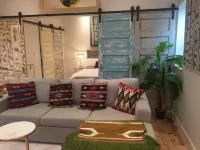 Sleep & Stay where Wild Bill Hickock and Calamity Jane played cards