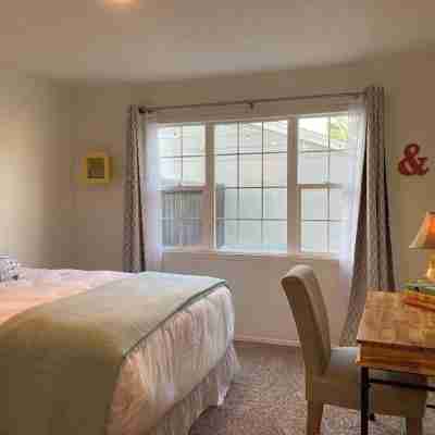 Charming Bright Home Near Dr Hospital & Shopping - Extra Comfy Beds and Couch Rooms