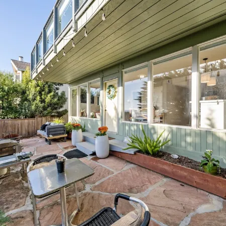 Luxury Spa Retreat Guest House with Ocean View