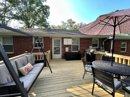 Comfy & Cozy Home in Weaver!