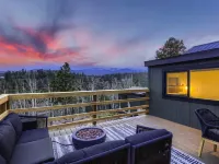 Stylish 2-bedroom Cabin with Breathtaking Mountain Views + Hot Tub Hotels in Bailey