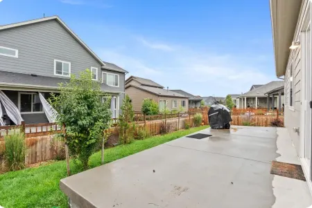 Spacious 3 bedroom, 2.5 bath house - 20 min from DIA, 25 min from Denver