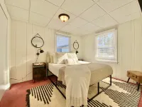 Scenic, Serene Lakefront Cabin — Wood Stove Hotels in Stephenson