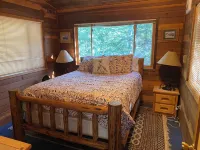 Two story cabin located in Peaceful Valley, close to national parks. 푸르마일 캐년 주변 호텔