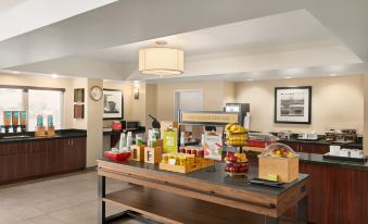 Hampton Inn Portland Airport