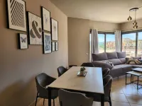 Ático Esquinero con Vistas al Valle del Este Golf con Piscina Comunitaria!