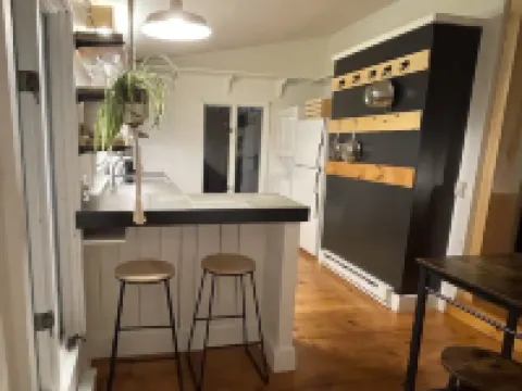 VT Cabin overlooking the West River and Village 倫敦德里酒店