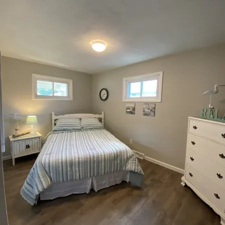 Cozy cottage with lake view! 20 min from Cedar Point, Kalahari, & Sports Force!