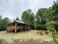 Secluded trailside cabin for 8 people on Kingdom Trails