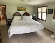 Breezy Cliff - Beautiful Lake Front House - 5+ BRs/3 sitting rooms/sauna/yoga
