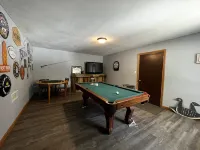Sportsman's Country Lodge: The Duck House Hotels in Webster