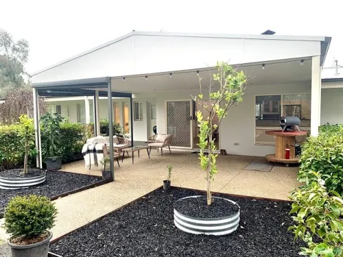 5 Bedroom Mansfield Farm House