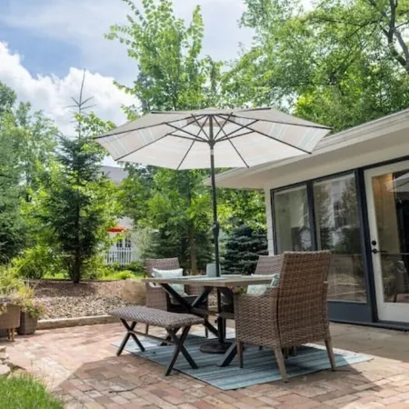 Charming home steps away from Main Street Hudson and Western Reserve Academy