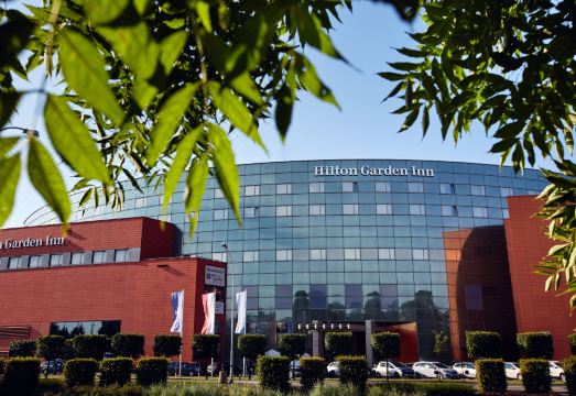 1. 힐튼 가든 인 ..