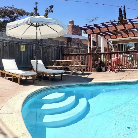 The Happy Hideaway - Swimming pool inside - 3BR - 2BA-  Look at me!