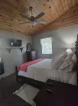 Vasha is a cozy pet-friendly lake house for relaxing in a secluded location.