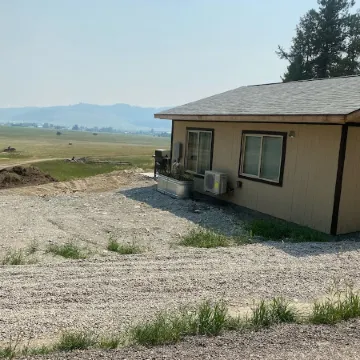 Cabin with peekaboo views of Glacier Park