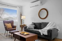 Cozy & Quiet - KING Bed - Full Kitchen - 6 Minutes to Kadlec, 5 miles to PNNL.