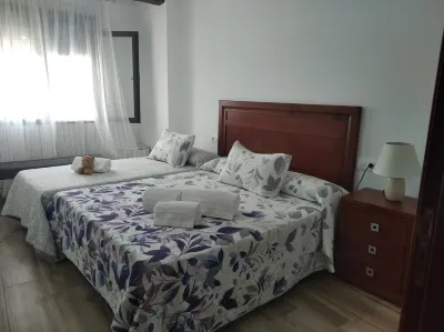 Ideal house for work. Families. Vía de la Plata Pilgrims.