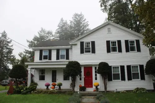 Spacious Private Guest Suite near Colgate