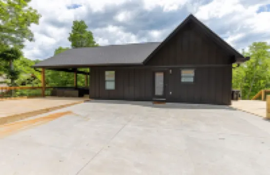 The Black Pearl on Norris Lake