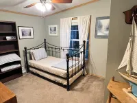 Deerpath Cottage-30 Acres with Indoor Pool, Farm, Kayaking, Trails, by Beach!