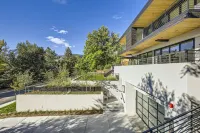 Luxurious Rental with Ideal Downtown Proximity - Stroll to Pearl Street and CU.