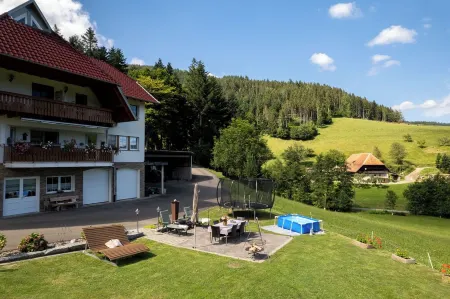 Holidays on the Oberhubhof, overlooking the valley and the playground.