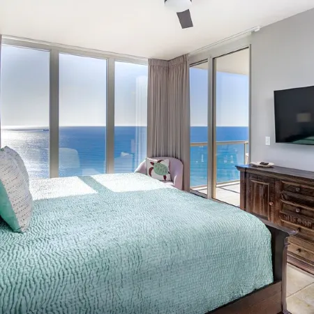 "Halfway to Heaven" Stunning Views! Beach Srvc Included~ Spacious~