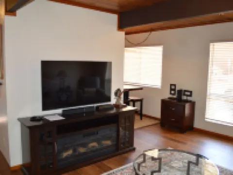 ARCATA ONE BEDROOM- stay near and downtown CalPoly Humboldt - a 13-min stroll Hoteles en Arcata