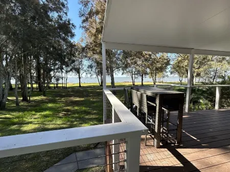 Absolutely Lakeside House, quiet and peace Отели рядом с достопримечательностью «Вайонг Олимпик Пул»