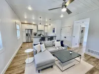 Beautiful Serene Carriage House Apartment