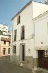 Charming House With Spectacular Open Views and Free Wifi, close to all amenities