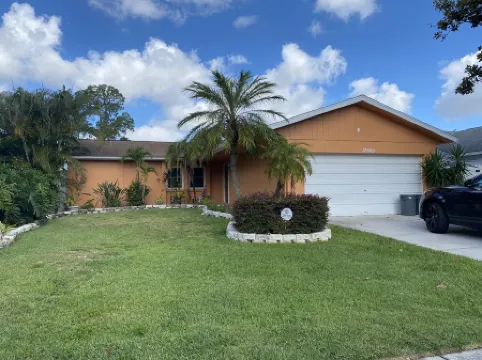 Just 9 mins away to Indian Rock Beach. Game room/pool