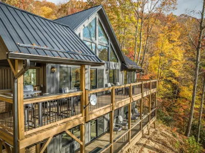 Modern Mountain Lodge/Scenery/Hot Tub/Game Room/Bar