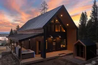 Modern Luxe Cabin w/ Sauna, Hot Tub, and Lake Views